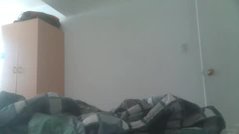 Snapshot of caravibugue chatting on 12.16.24 caravibugue online show from 12.16.24