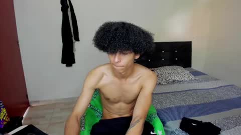 Carlos and Cristian  online show from 09.15.25