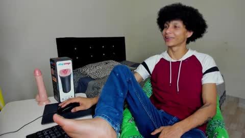 Carlos and Cristian  online show from 09.17.25