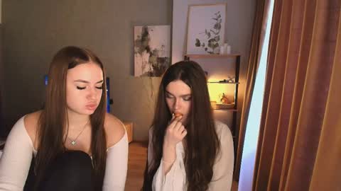 Snapshot of caressyourself chatting on 12.01.25 caressyourself online show from 12.01.25