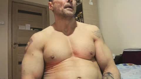 Snapshot of carin_the_body chatting on 02.22.25 Laz online show from 02.22.25