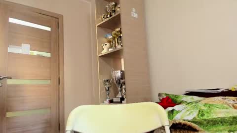 Snapshot of carin_the_body chatting on 02.24.25 Laz online show from 02.24.25