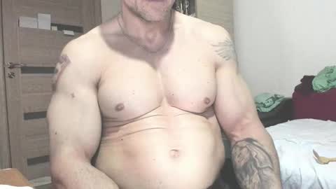 Snapshot of carin_the_body chatting on 09.12.25 Laz online show from 09.12.25