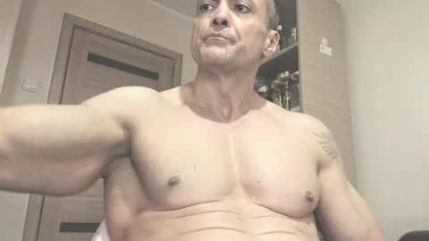 Snapshot of carin_the_body chatting on 09.13.25 Laz online show from 09.13.25