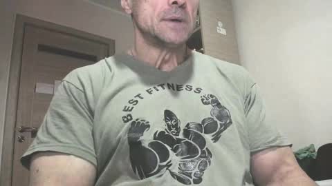 Snapshot of carin_the_body chatting on 10.08.25 Laz online show from 10.08.25