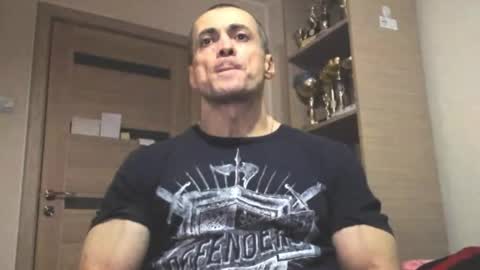 Snapshot of carin_the_body chatting on 10.29.25 Laz online show from 10.29.25