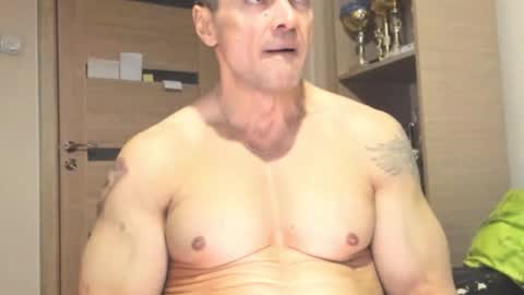 Snapshot of carin_the_body chatting on 10.30.25 Laz online show from 10.30.25