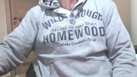 Snapshot of carin_the_body chatting on 11.02.25 Laz online show from 11.02.25