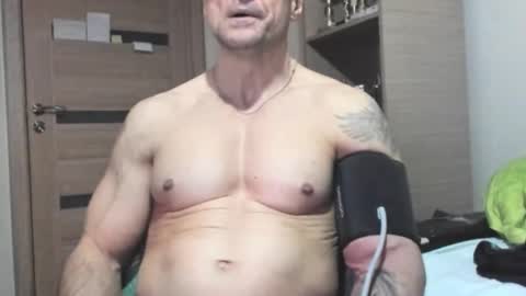 Snapshot of carin_the_body chatting on 11.05.25 Laz online show from 11.05.25