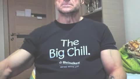 Snapshot of carin_the_body chatting on 11.07.25 Laz online show from 11.07.25