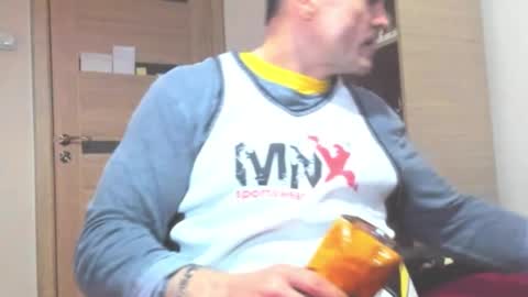 Snapshot of carin_the_body chatting on 11.17.25 Laz online show from 11.17.25