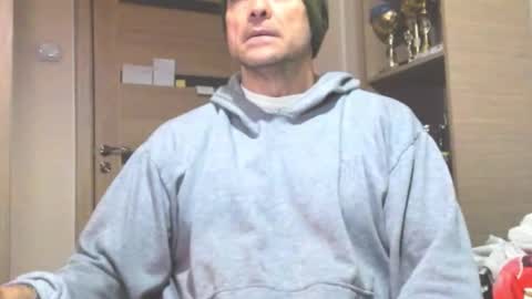 Snapshot of carin_the_body chatting on 11.25.25 Laz online show from 11.25.25