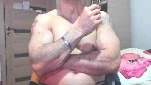 Snapshot of carin_the_body chatting on 11.27.25 Laz online show from 11.27.25