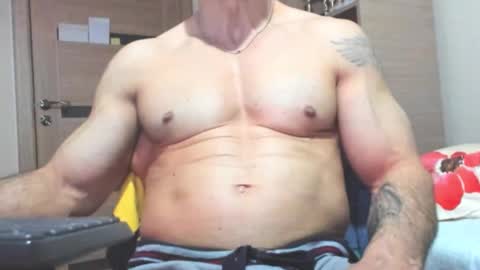 Snapshot of carin_the_body chatting on 11.29.25 Laz online show from 11.29.25