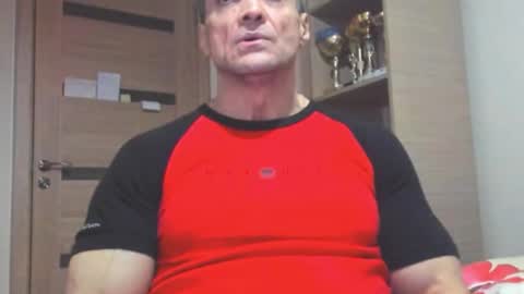 Snapshot of carin_the_body chatting on 12.02.25 Laz online show from 12.02.25