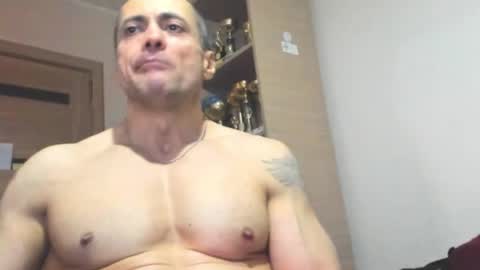 Snapshot of carin_the_body chatting on 12.04.25 Laz online show from 12.04.25