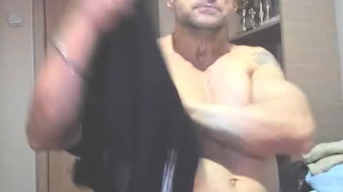 Snapshot of carin_the_body chatting on 12.15.25 Laz online show from 12.15.25