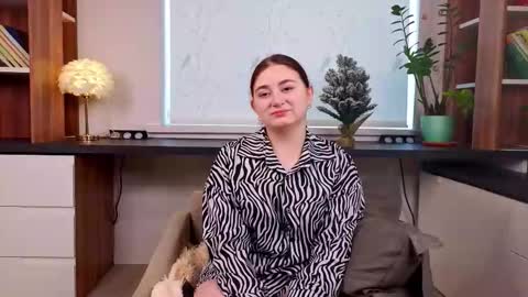 Snapshot of carinashiring chatting on 12.21.25 Charlotte online show from 12.21.25