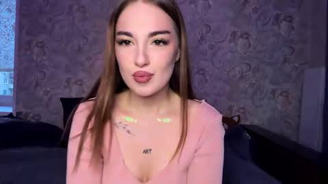 carisadelon online show from 04.10.26