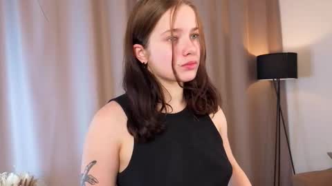 Elena online show from 10.18.25