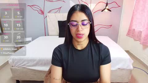 Snapshot of carla_bennet_ chatting on 09.12.25 C A R L A online show from 09.12.25