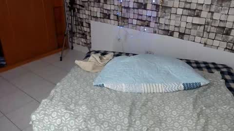 Snapshot of carla_lopera chatting on 11.18.25 Carla online show from 11.18.25