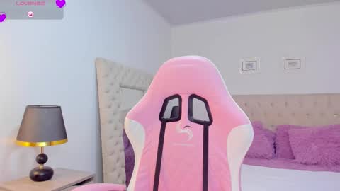 Snapshot of carla_perez_ chatting on 10.03.25 carla perez 5pm 1 am online show from 10.03.25