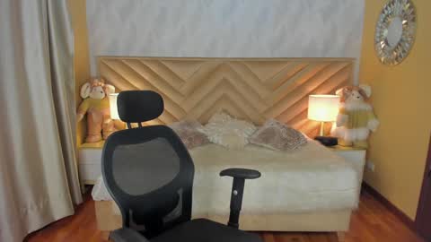 Carla Santini online show from 12.19.24