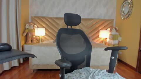 Carla Santini online show from 12.21.24