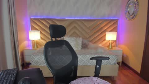 Carla Santini online show from 01.13.25