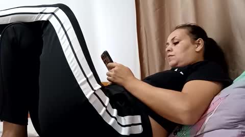 Snapshot of carlasweet00 chatting on 09.24.25 carlasweet00 online show from 09.24.25