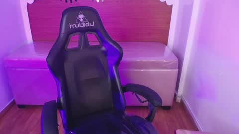 CARLYE   online show from 10.03.25