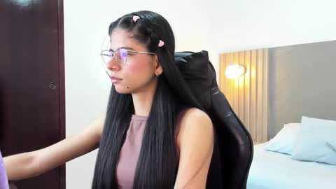 Snapshot of carlina_15 chatting on 09.11.25 C A R L I N A online show from 09.11.25