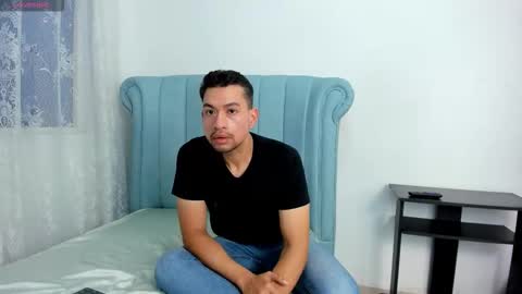 Snapshot of carloholmes chatting on 11.14.25 Carlos online show from 11.14.25