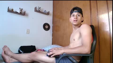 Snapshot of carloz_perez chatting on 09.23.25 carloz_perez online show from 09.23.25