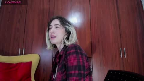 Snapshot of carly_grasso chatting on 09.10.25 carly grasso online show from 09.10.25