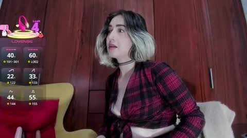 Snapshot of carly_grasso chatting on 10.17.25 carly grasso online show from 10.17.25