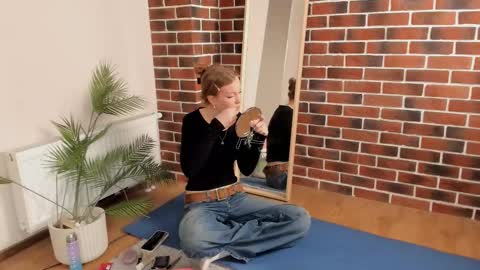 Eva online show from 11.25.25