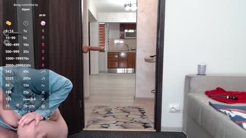 Snapshot of carmela_fox chatting on 11.08.25 Carmela online show from 11.08.25