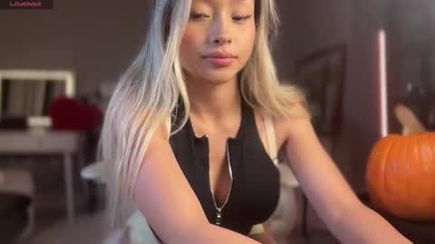 carmenxrose online show from 10.31.25