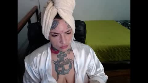 CARMILLA ROSS online show from 01.16.25