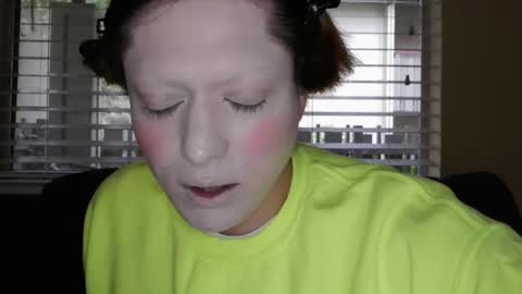Snapshot of carnalflower95 chatting on 05.06.26 Brooke online show from 05.06.26