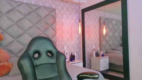 Snapshot of caro_adams1 chatting on 11.17.25 caro_adams1 online show from 11.17.25