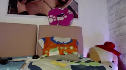 Snapshot of caro_milf_ chatting on 01.29.25 Caro milf online show from 01.29.25