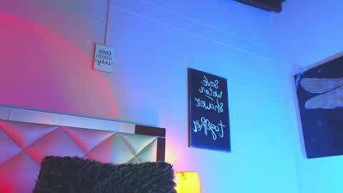 Snapshot of caro_zapata chatting on 12.18.24 Carolina online show from 12.18.24