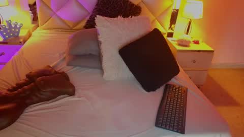 Snapshot of caro_zapata chatting on 01.05.25 Carolina online show from 01.05.25