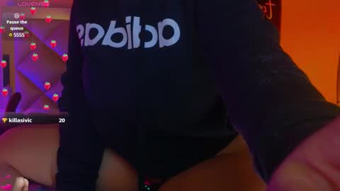 Snapshot of caro_zapata chatting on 02.19.25 Carolina online show from 02.19.25