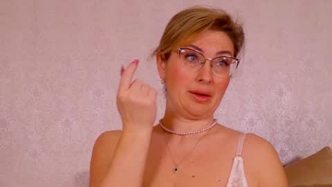 CaroJhones online show from 02.23.26