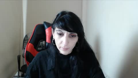 Snapshot of carol_mathevs chatting on 11.04.25 Carol Mathevs online show from 11.04.25