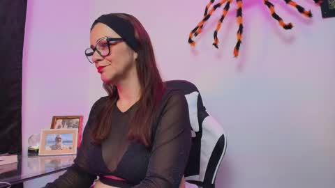 Snapshot of carol_miss2 chatting on 10.28.25 CAROL online show from 10.28.25